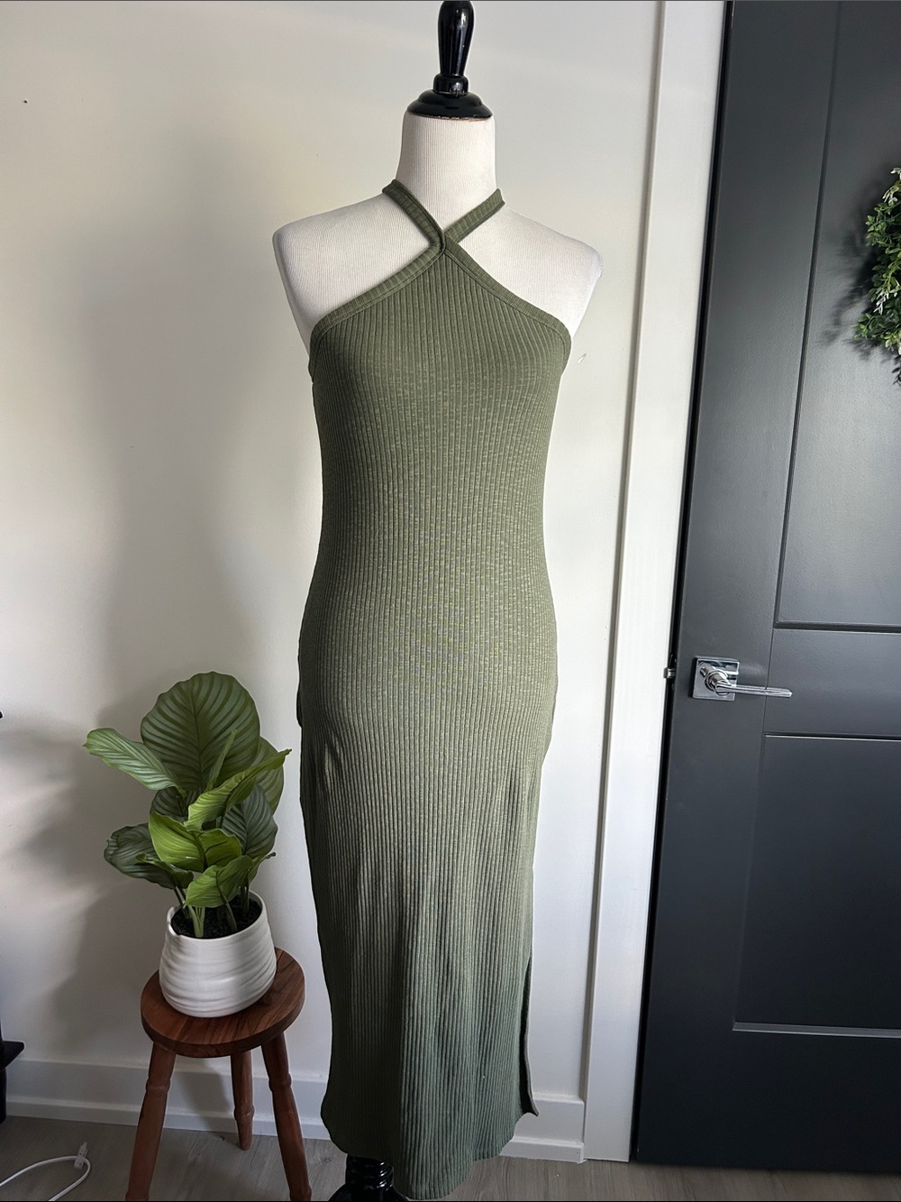🍁 fall L Olive Green Ribbed Halter stretchy fitted Midi Dress